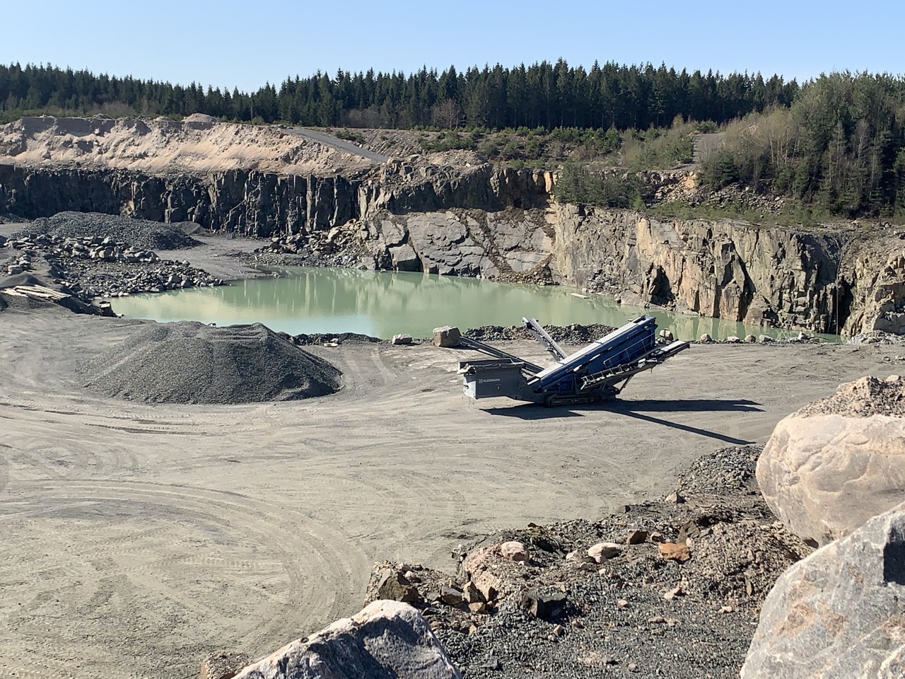häljalt (18) - stor